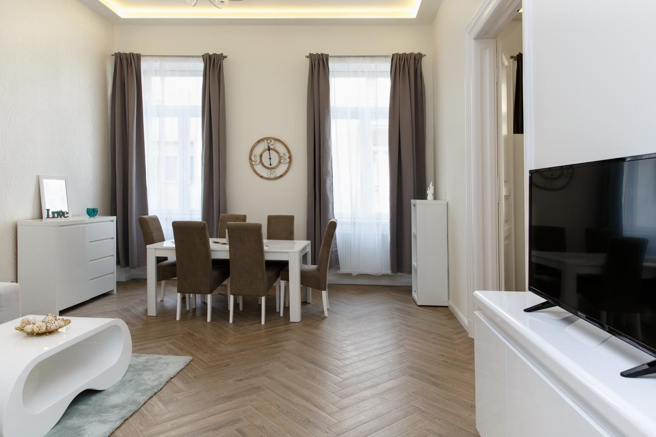 Jenny Luxury Two Bedrooms Apartment. Βουδαπέστη Εξωτερικό φωτογραφία